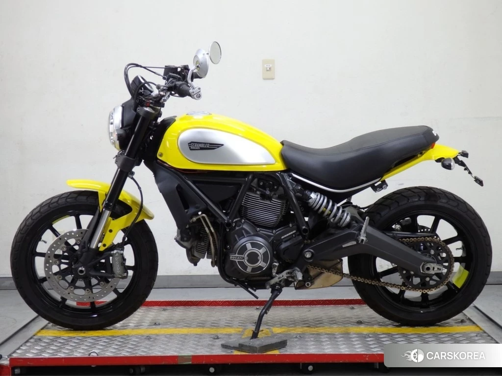 Проданный Ducati SCRAMBLER ICON 2015 из Японии, фото 2