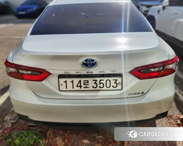 Toyota Camry (XV70) 2022 Белый из Кореи, фото 2