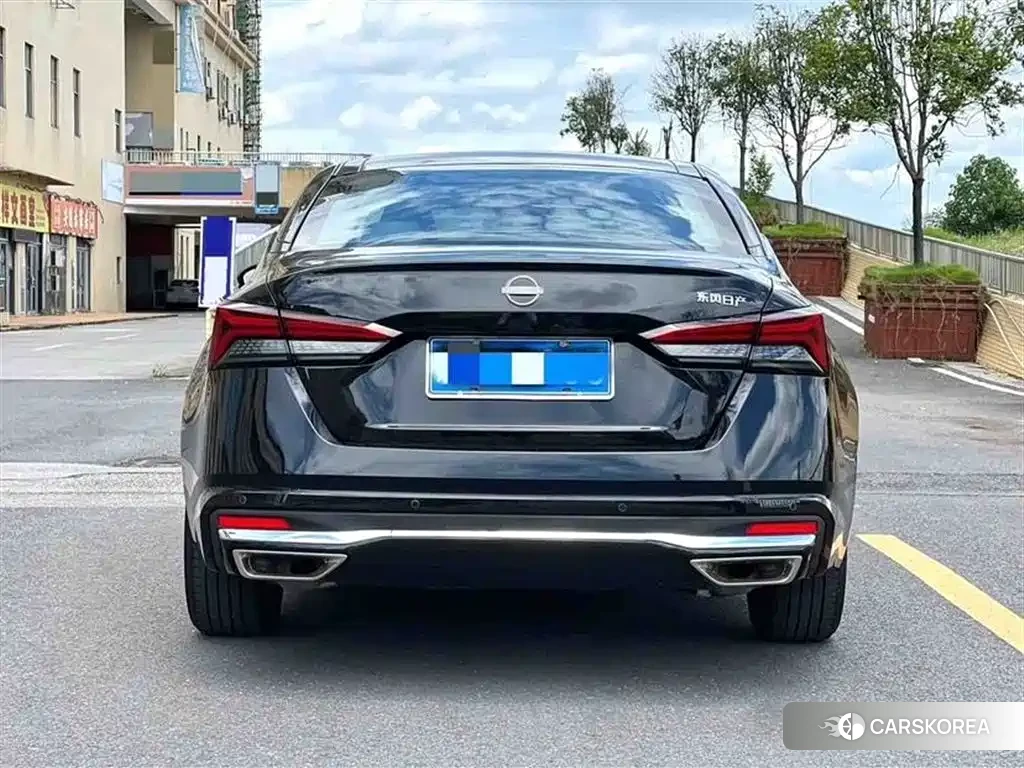 Nissan Altima 2023 Черный из Китая, фото 2