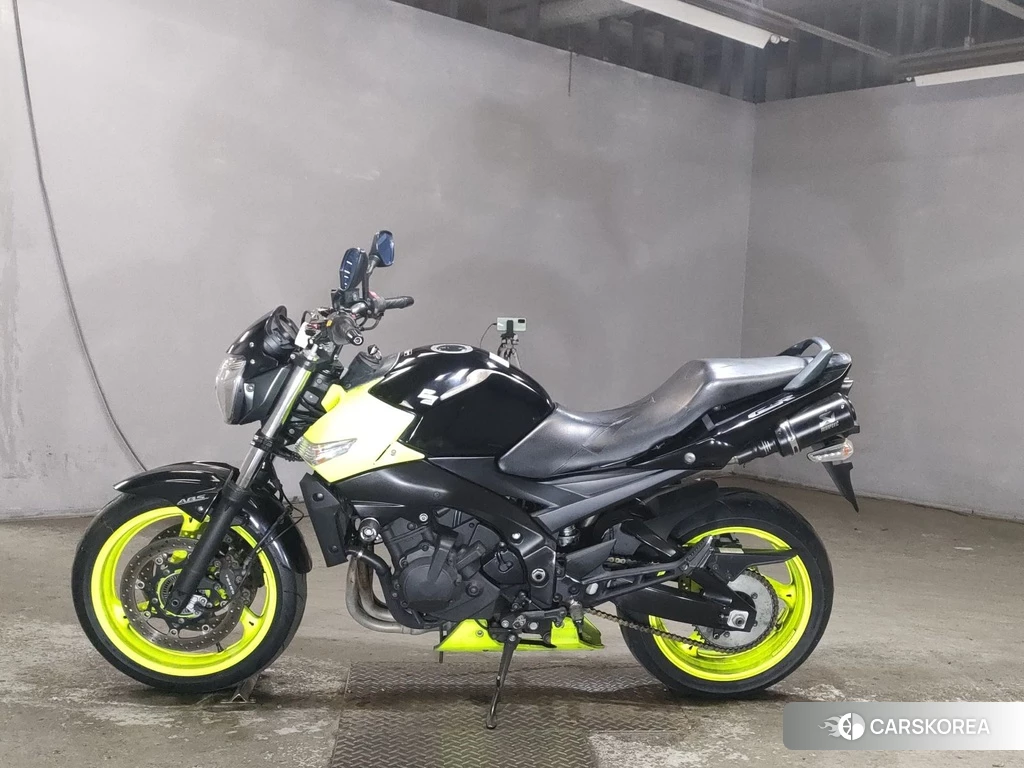 Проданный Suzuki GSR400 2010 из Японии, фото 2