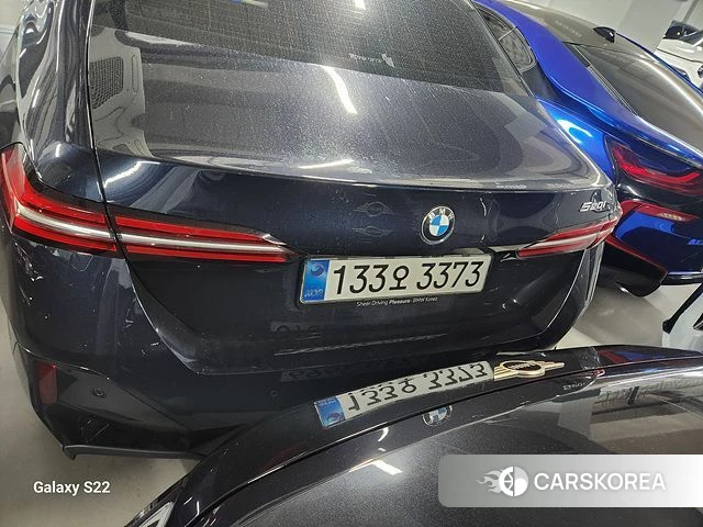 BMW 5 Series (G60) 2025 Черный из Кореи, фото 4