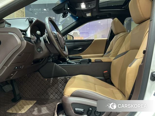 Lexus ES id 4254685 из Китая 11