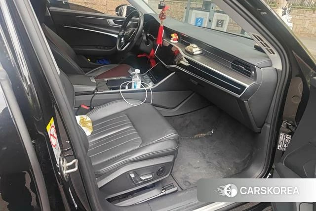 Audi A6L id 4307334 из Китая 9