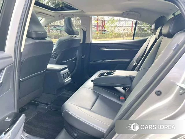 Toyota Camry 2025 Серебристо-серый из Китая, фото 2
