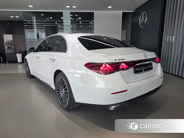 Mercedes-Benz E-Class W214 2024 Белый из Кореи, фото 5