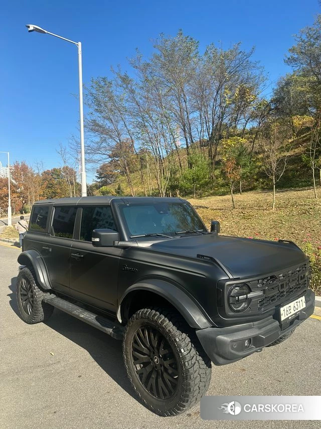 Ford Bronco 6th Generation 2022 Черный из Кореи, фото 2