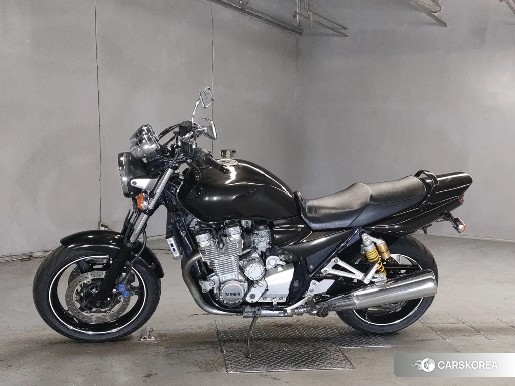 Проданный Yamaha XJR 1300 id 4165023 из Японии