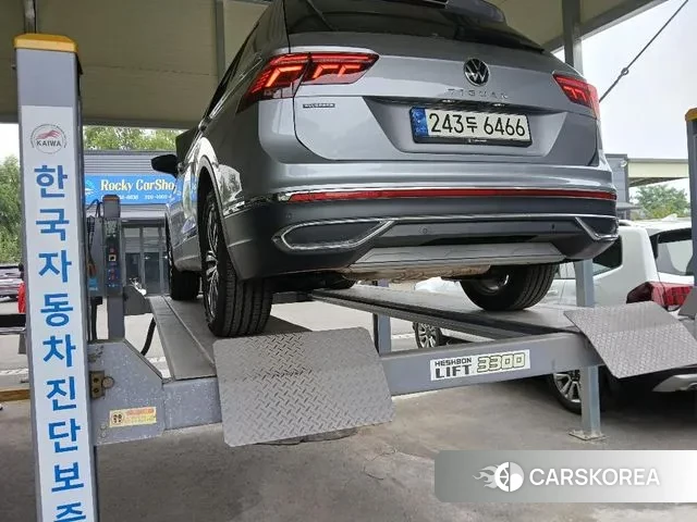 Volkswagen Tiguan Allspace 2023 Серый из Кореи, фото 2