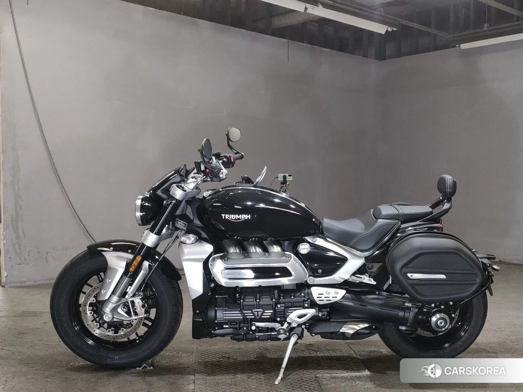 Проданный Triumph ROCKET 3 R 2022 из Японии, фото 2