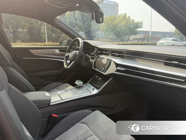 Audi A6L 2023 Черный из Китая, фото 2