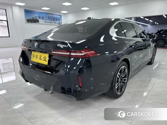 BMW 5 series 2024 Черный из Китая, фото 6