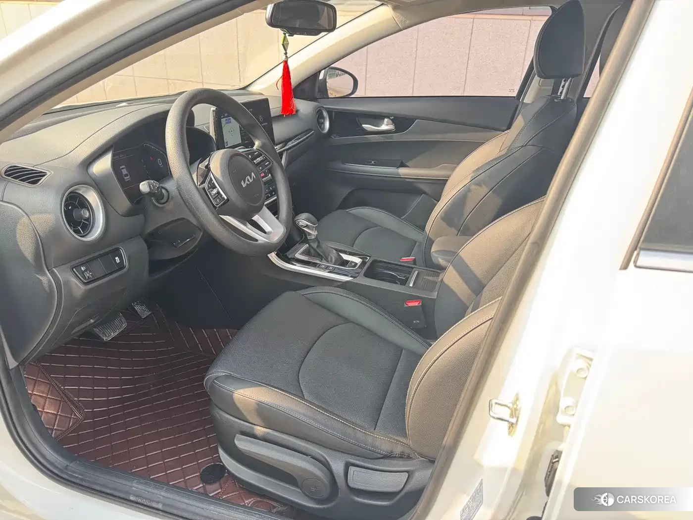 Kia K3 2022 Белый из Китая, фото 2
