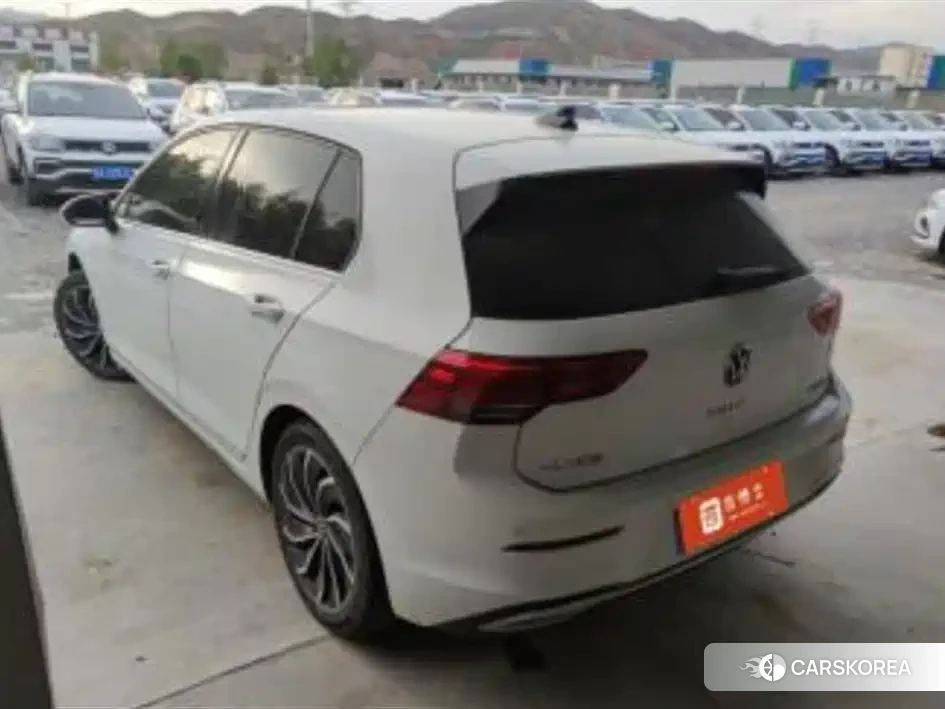 Volkswagen Golf 2024 Белый из Китая, фото 2
