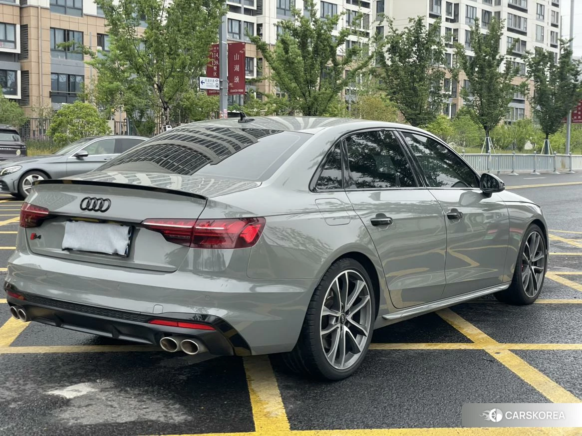 Audi S4 2020 Темно-серый из Китая, фото 2
