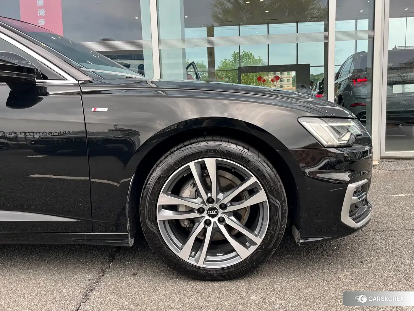 Audi A6L id 4570497 из Китая 9