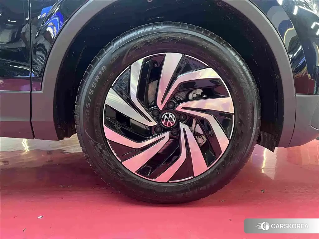 Volkswagen Tiguan L id 4547274 из Китая 12