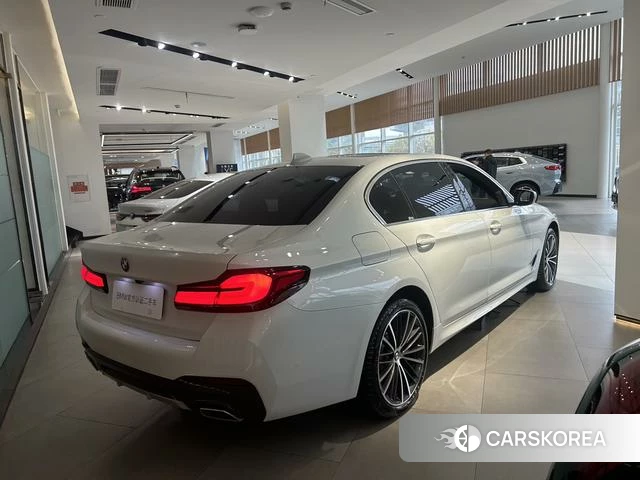 BMW 5 series 2022 Белый из Китая, фото 2