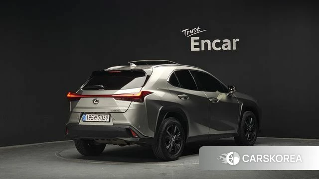 Lexus UX300h id 3876619 из Кореи 12