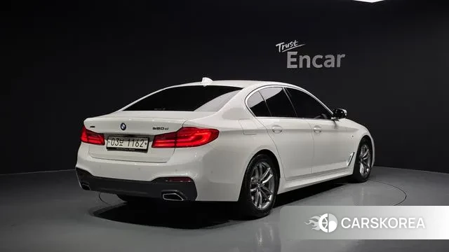 BMW 5 Series (G30) id 3024244 из Кореи 12