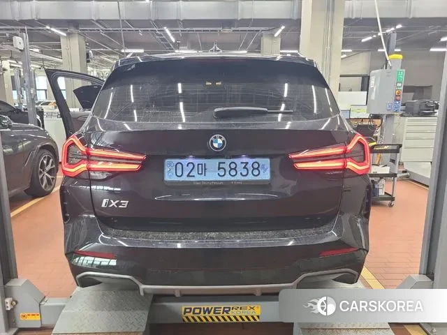 BMW iX3 2022 Черный из Кореи, фото 2