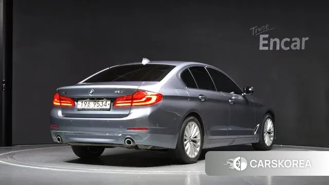 BMW 5 Series (G30) id 3055371 из Кореи 12