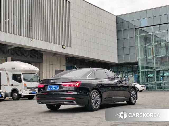 Audi A6L id 4290394 из Китая 10