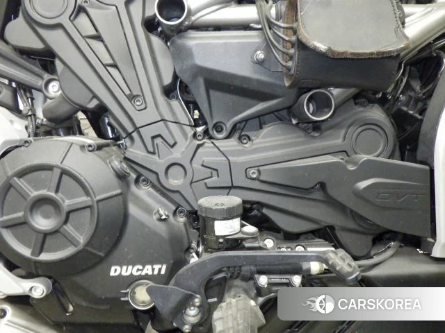 Engine photo