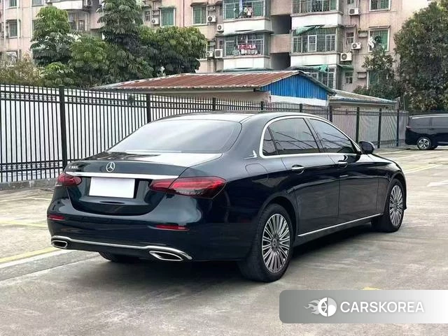 Mercedes-Benz E-class 2023 Черный из Китая, фото 2