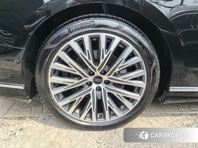 Audi A8 id 4259252 из Китая 12