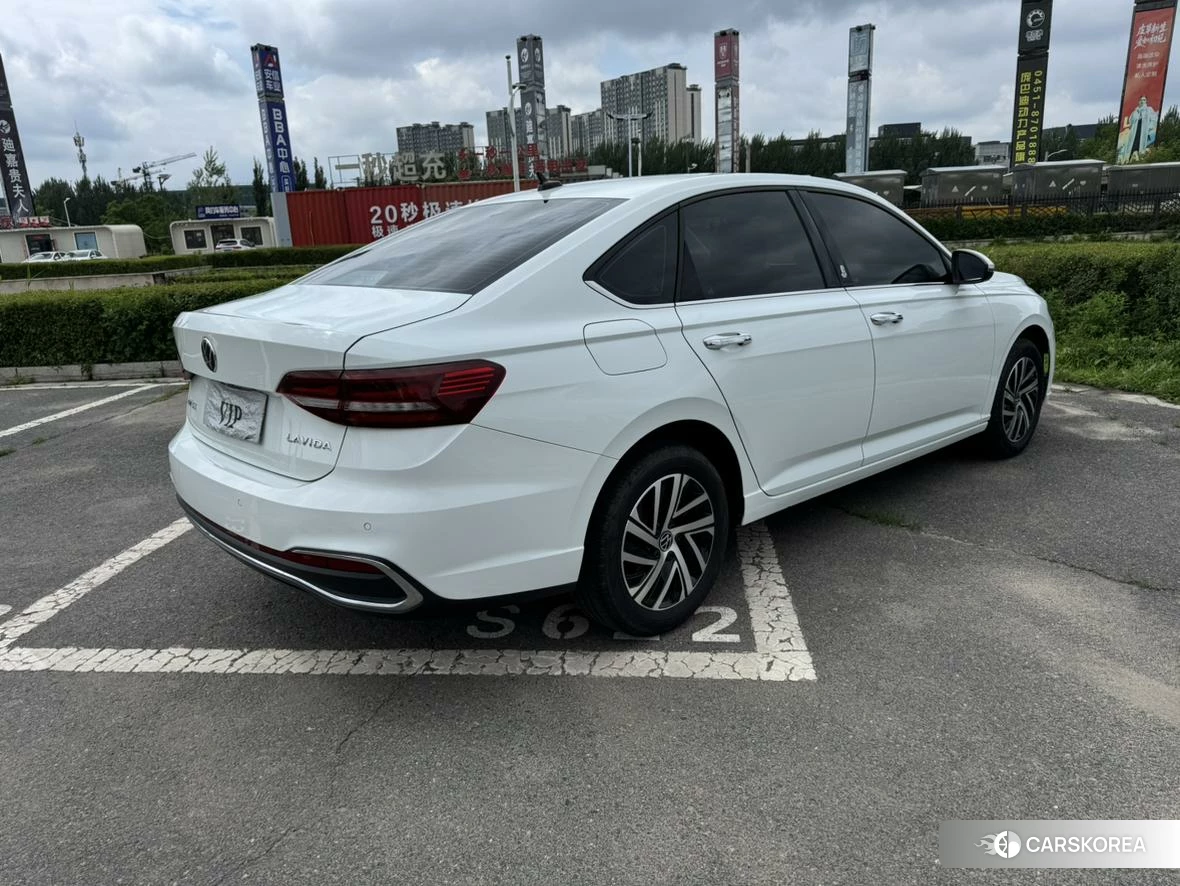 Volkswagen Lavida id 4461511 из Китая 12
