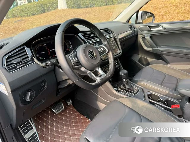 Volkswagen Tiguan L 2021 Белый из Китая, фото 2