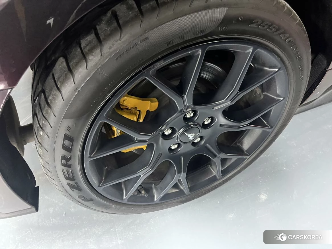 Ford Mustang 2019 Черный из Китая, фото 2