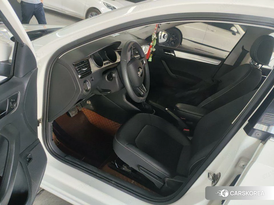 Skoda Xin Rui 2022 Белый из Китая, фото 2