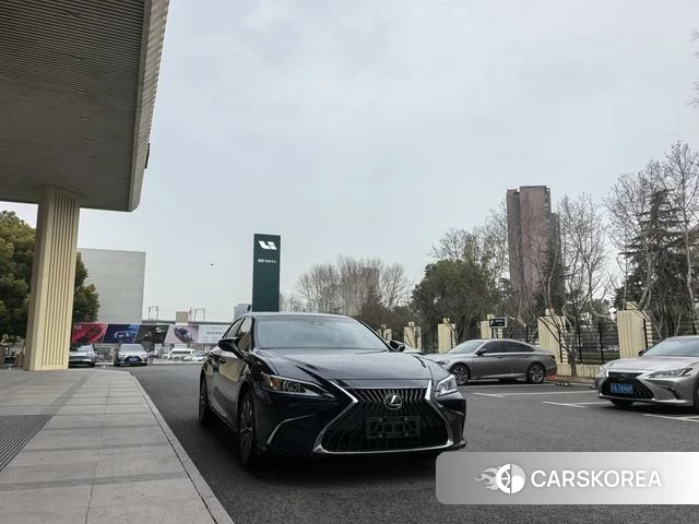 Lexus ES id 4209815 из Китая 9