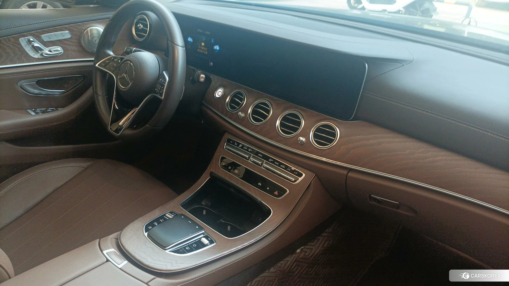 Mercedes-Benz E-class id 4426713 из Китая 9