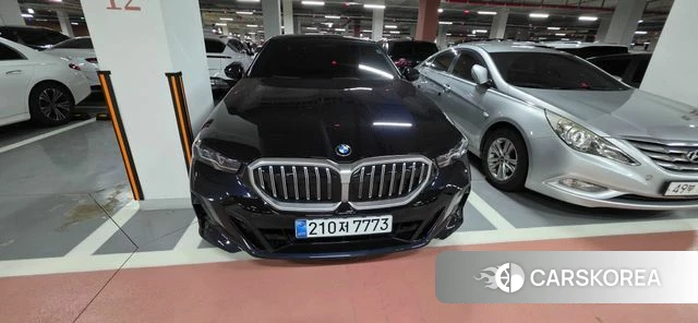 BMW 5 Series (G60) 2025 Черный из Кореи, фото 2