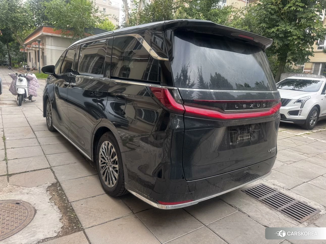 Lexus LM id 4515263 из Китая 10