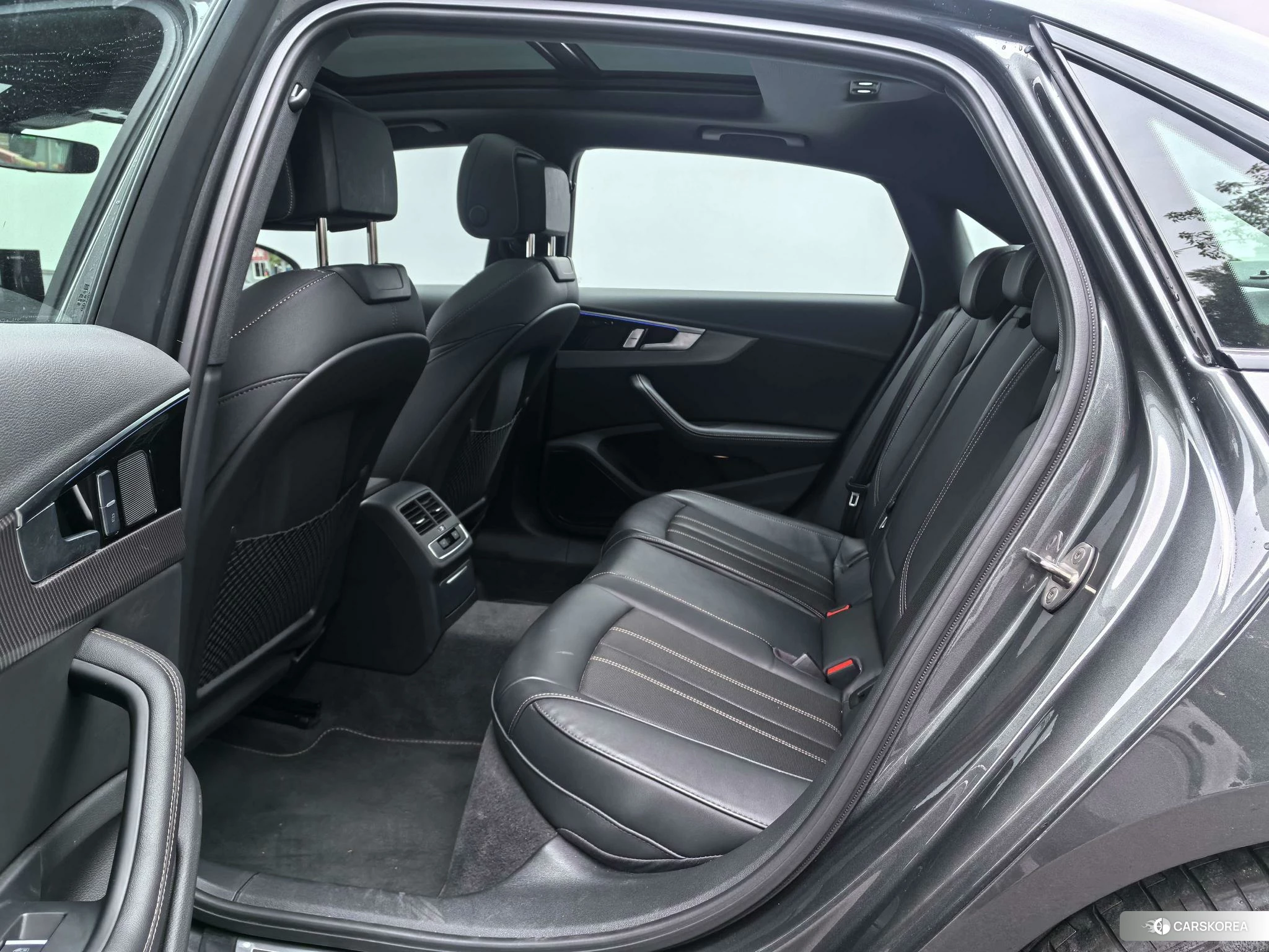 Audi A4L id 4440851 из Китая 12
