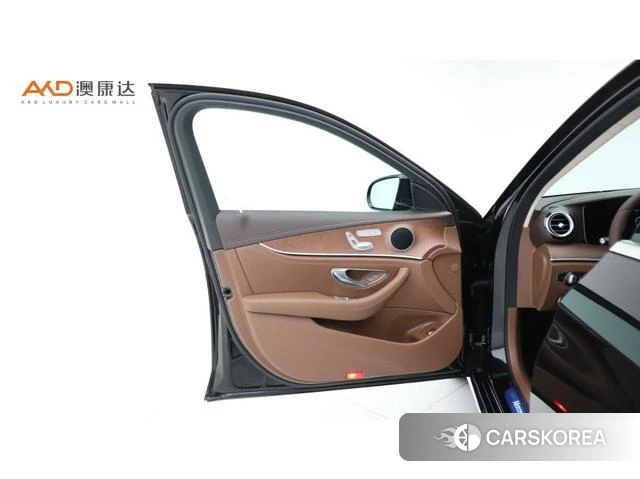 Mercedes-Benz E-class 2022 Черный из Китая, фото 2