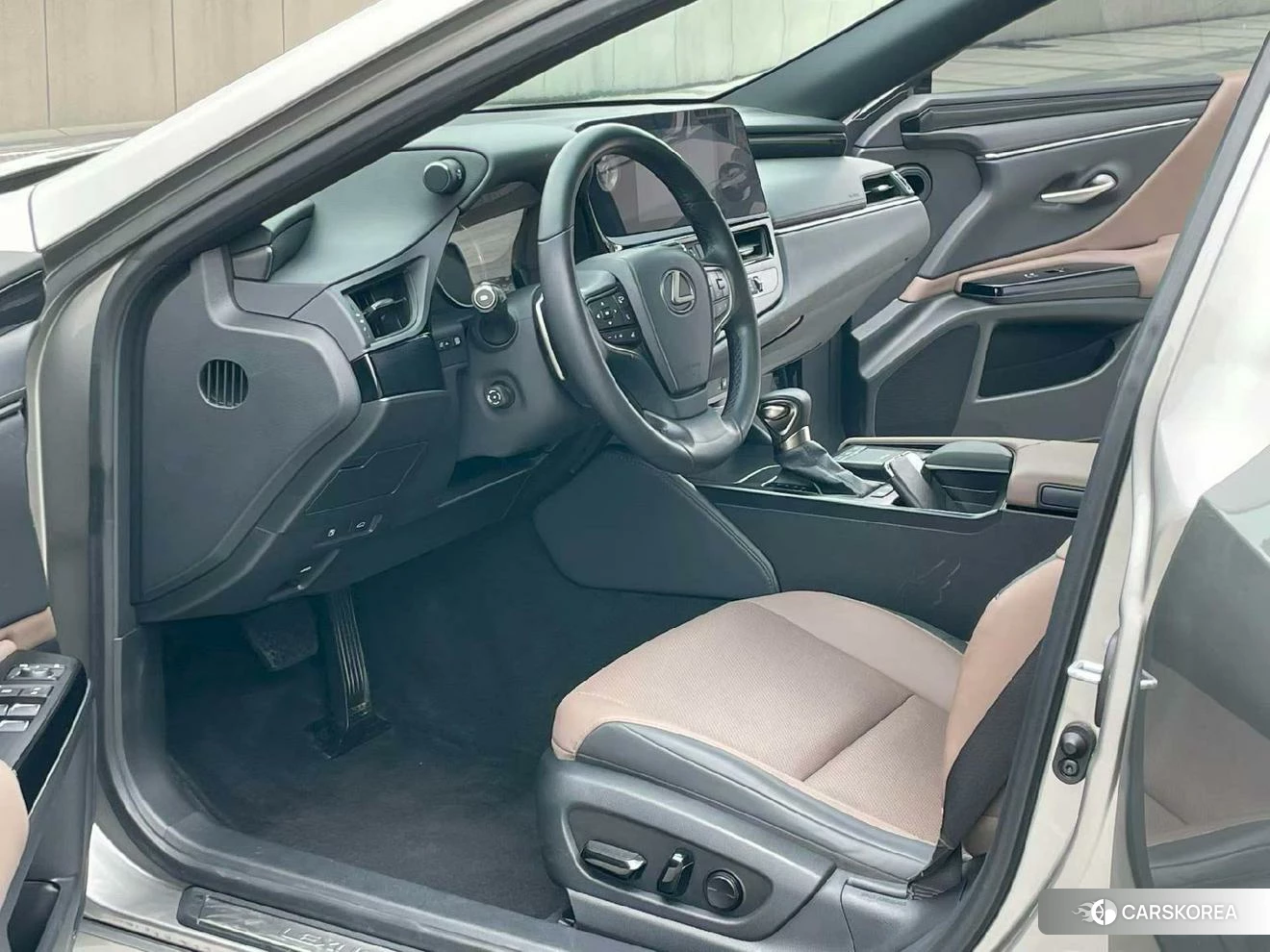 Lexus ES 2021 Серебристо-серый из Китая, фото 2