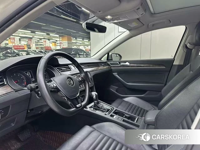 Volkswagen Magotan 2019 Желтый из Китая, фото 2