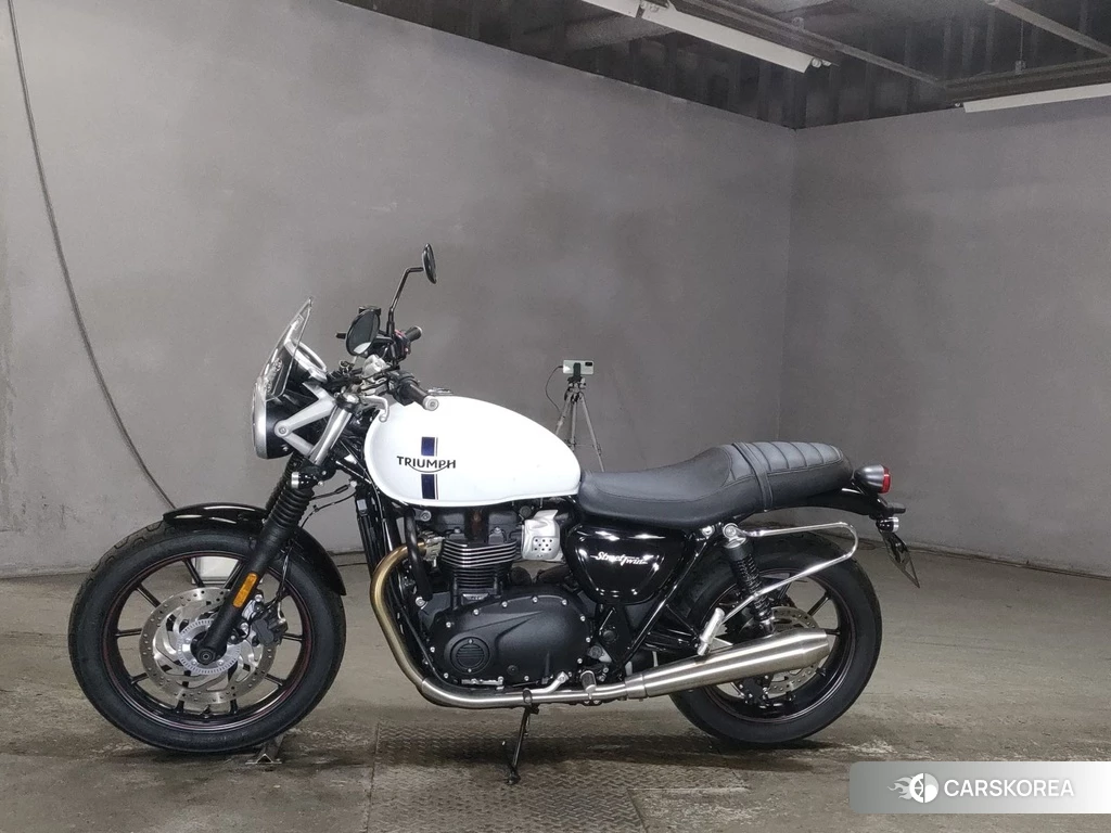 Проданный Triumph STREET TWIN 2018 из Японии, фото 2