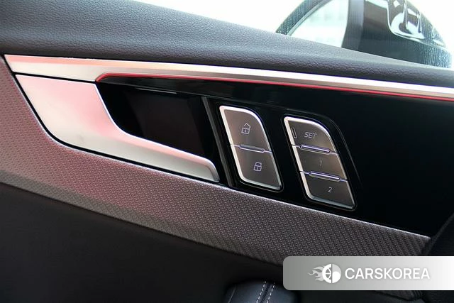Audi A4L id 4273295 из Китая 10