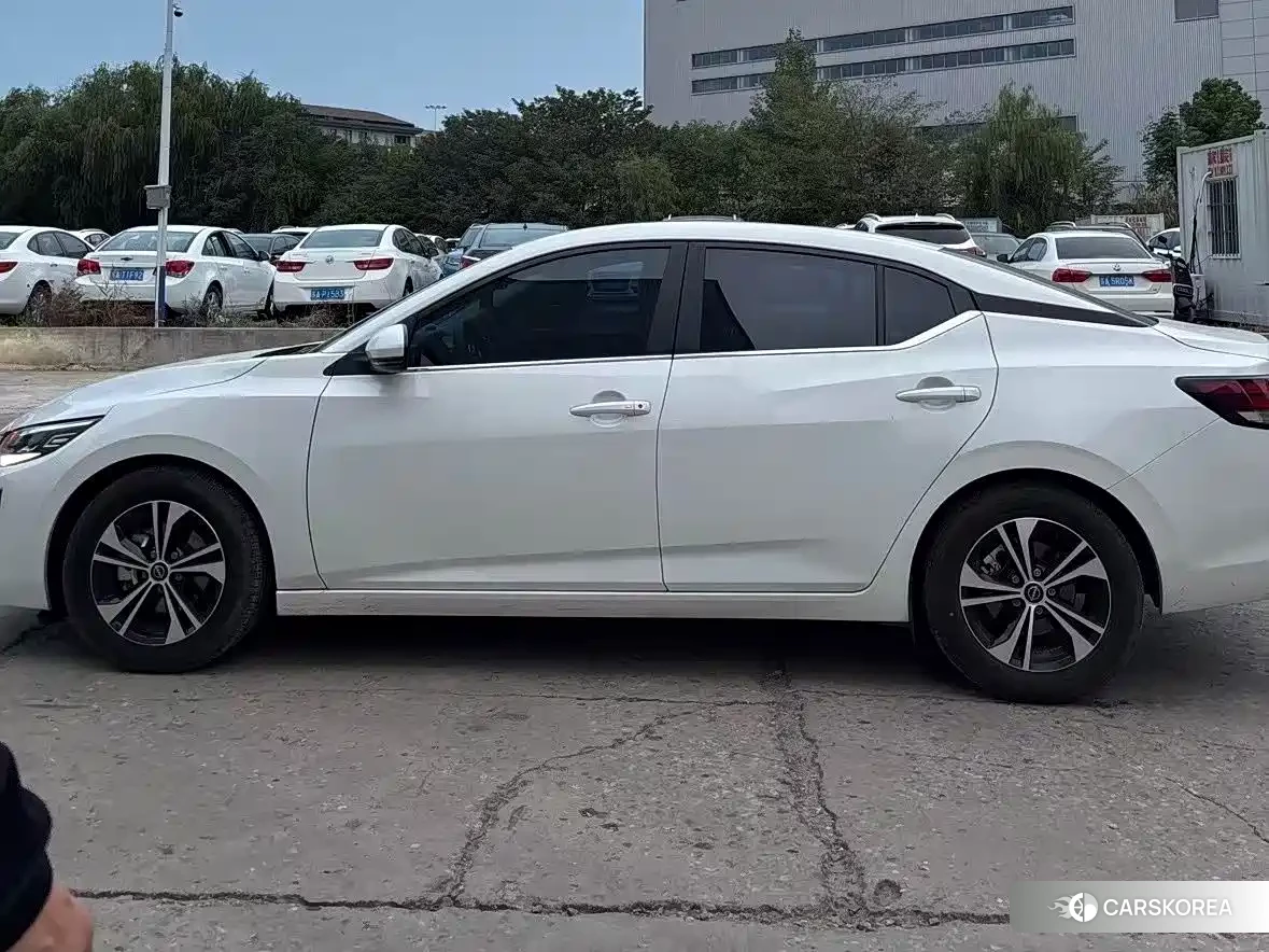 Nissan Sylphy 2025 Белый из Китая, фото 3