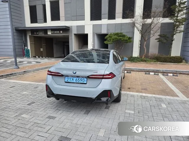 BMW i5 (G60) 2025 Цвет галактики из Кореи, фото 4