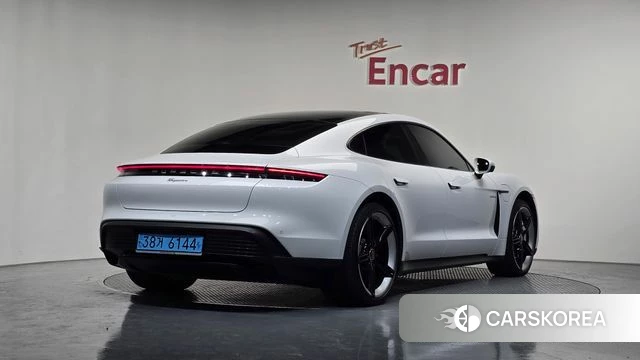 Porsche Taycan id 4230867 из Кореи 12