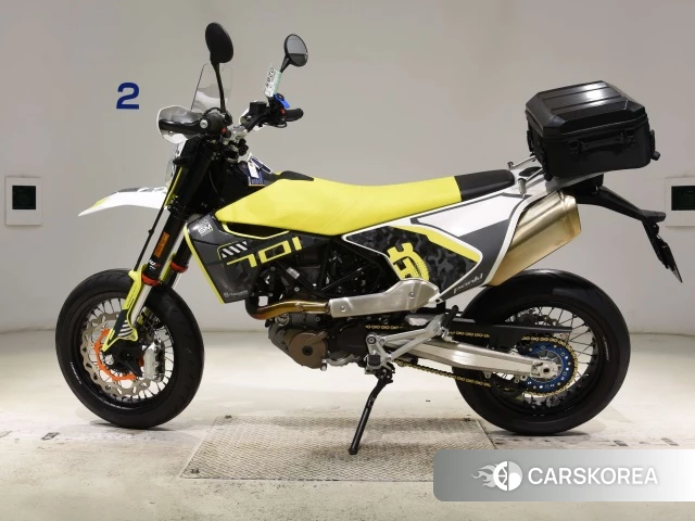 Husqvarna 701 SUPERMOTO 2022 из Японии