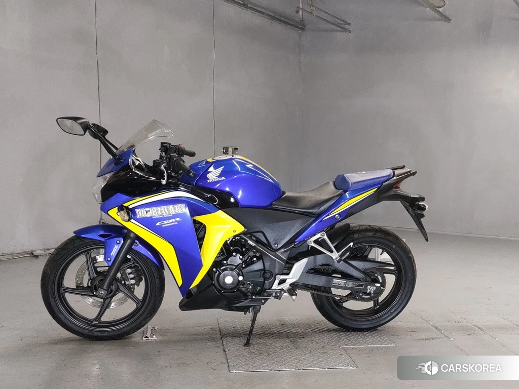Проданный Honda CBR250R 2013 из Японии