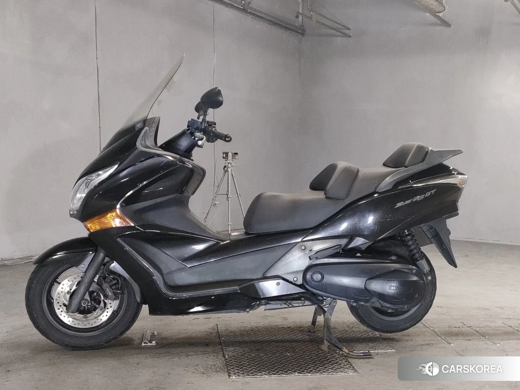 Проданный Honda SILVER WING 400 GT 2010 из Японии, фото 2