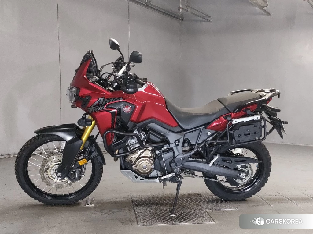 Проданный Honda CRF1000L AFRICA TWIN 2017 из Японии, фото 2